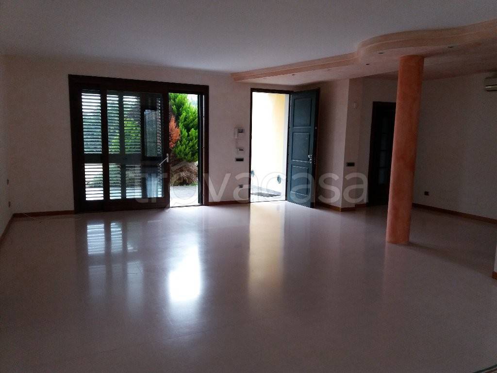 casa indipendente in affitto a San Giuliano Terme in zona Arena-Metato