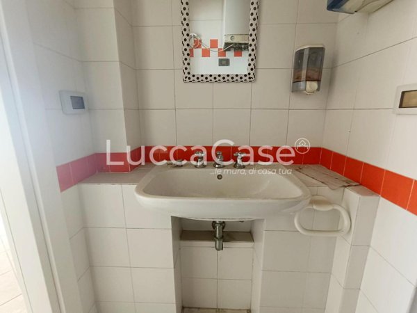 locale commerciale in affitto a San Giuliano Terme