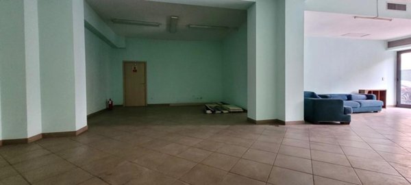 locale commerciale in affitto a San Giuliano Terme in zona Pontasserchio