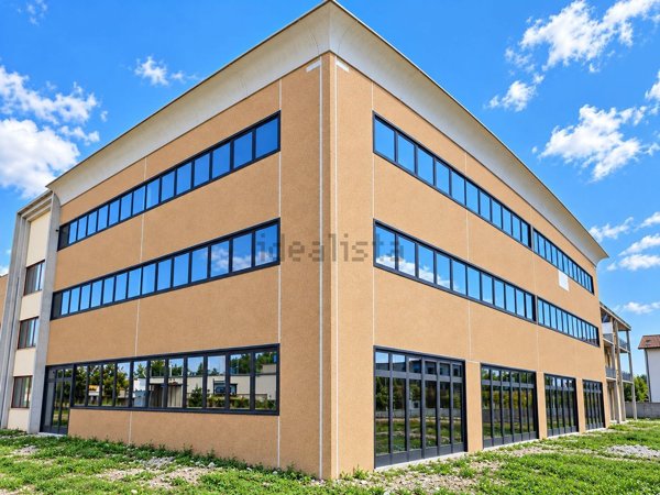 locale commerciale in affitto a San Giuliano Terme in zona San Martino a Ulmiano
