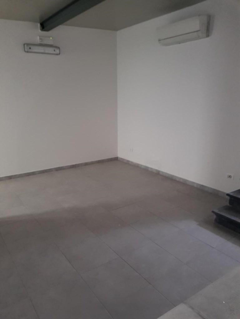 locale commerciale in affitto a San Giuliano Terme in zona Agnano