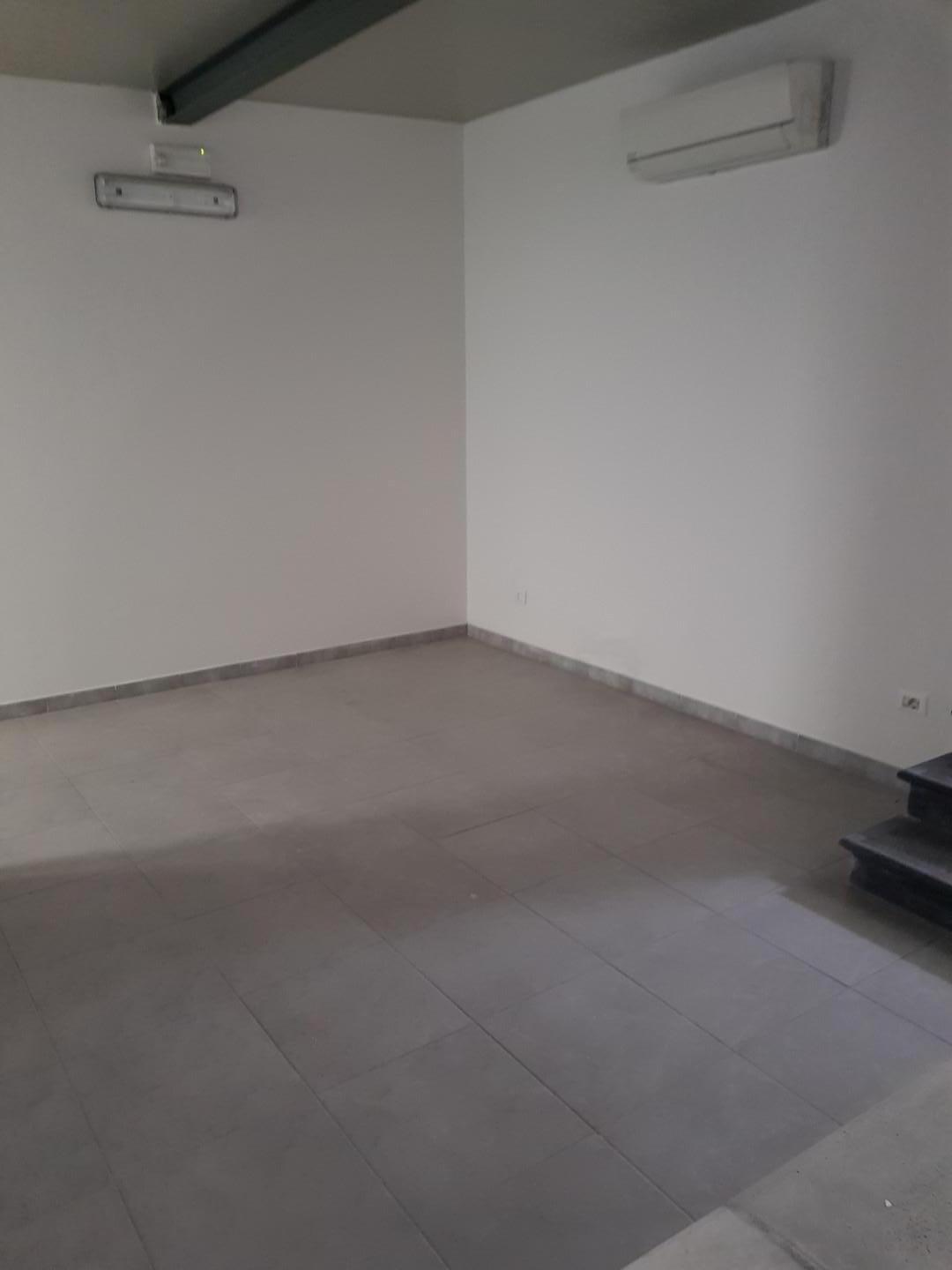 locale commerciale in affitto a San Giuliano Terme in zona Agnano