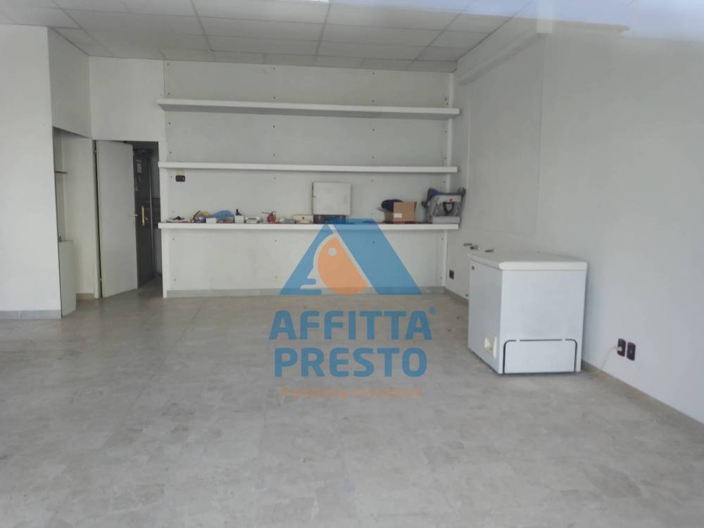 negozio in affitto a San Miniato in zona La Scala