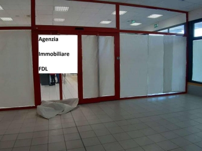 negozio in affitto a Santa Croce sull'Arno