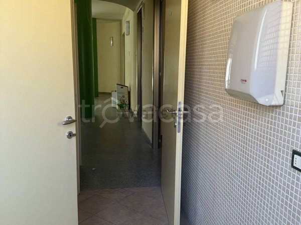 locale commerciale in affitto a Santa Croce sull'Arno