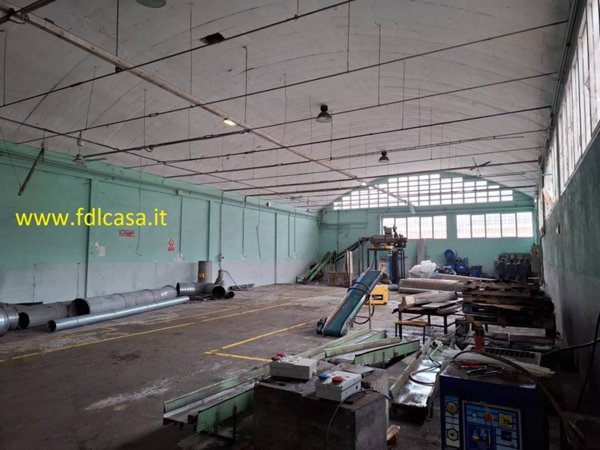 locale commerciale in affitto a Santa Croce sull'Arno