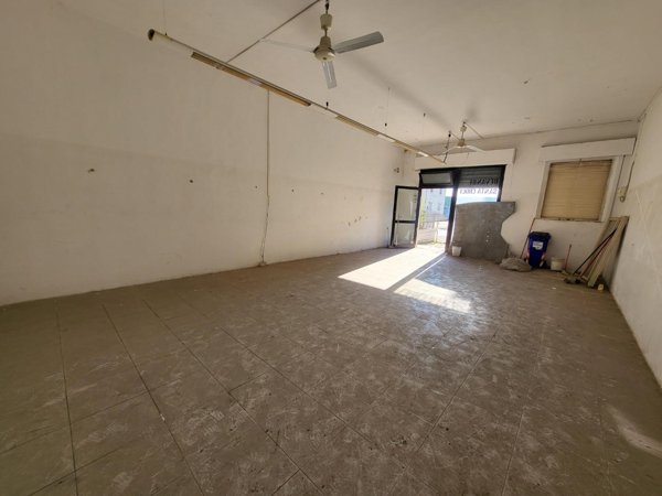 locale commerciale in affitto a Santa Croce sull'Arno