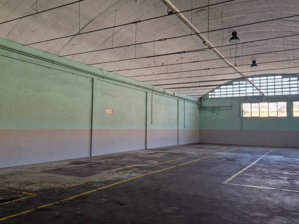 locale commerciale in affitto a Santa Croce sull'Arno