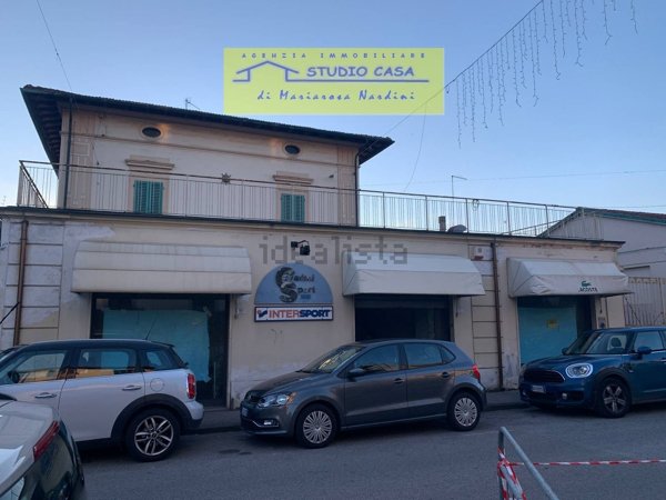 locale commerciale in affitto a Santa Croce sull'Arno