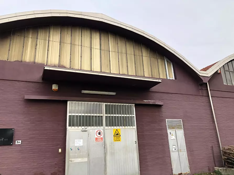 locale commerciale in affitto a Santa Croce sull'Arno