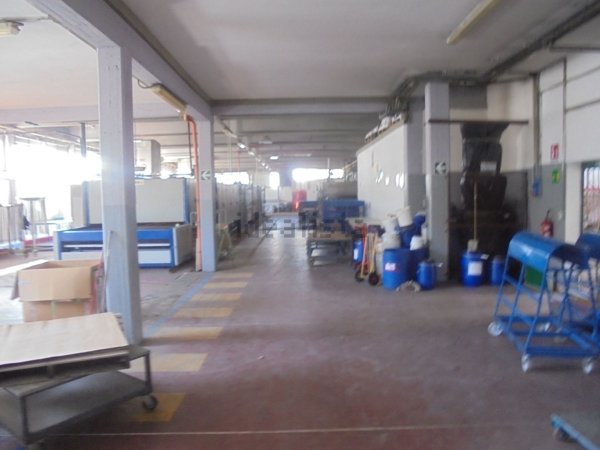 capannone in affitto a Santa Croce sull'Arno