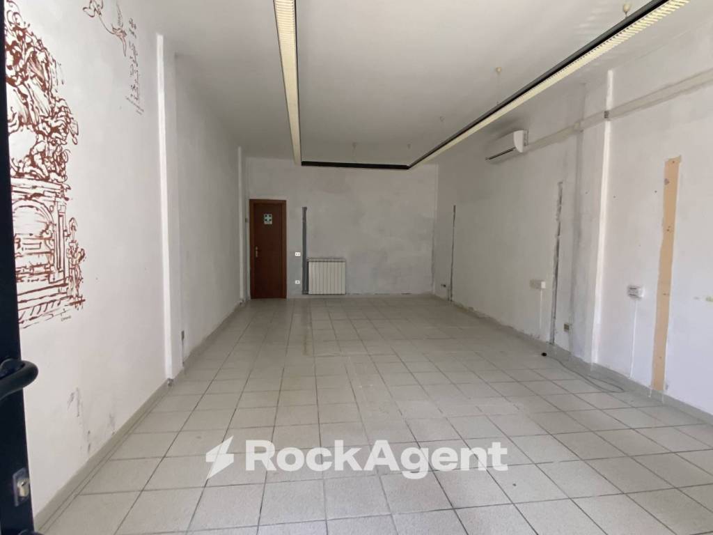 negozio in affitto a Santa Croce sull'Arno in zona Staffoli