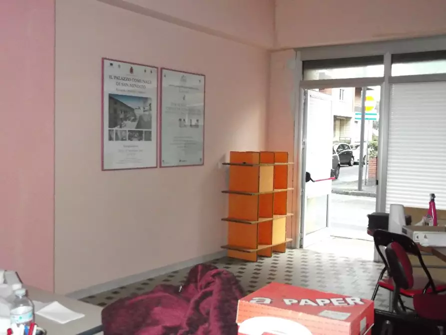 locale commerciale in affitto a Santa Croce sull'Arno