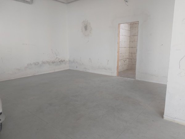 locale commerciale in affitto a Santa Croce sull'Arno