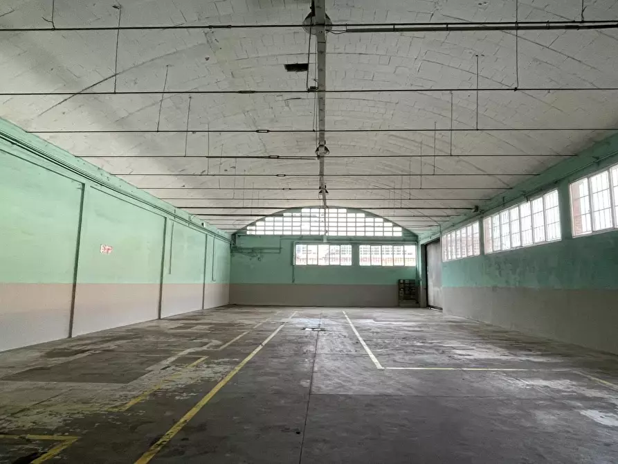 locale commerciale in affitto a Santa Croce sull'Arno