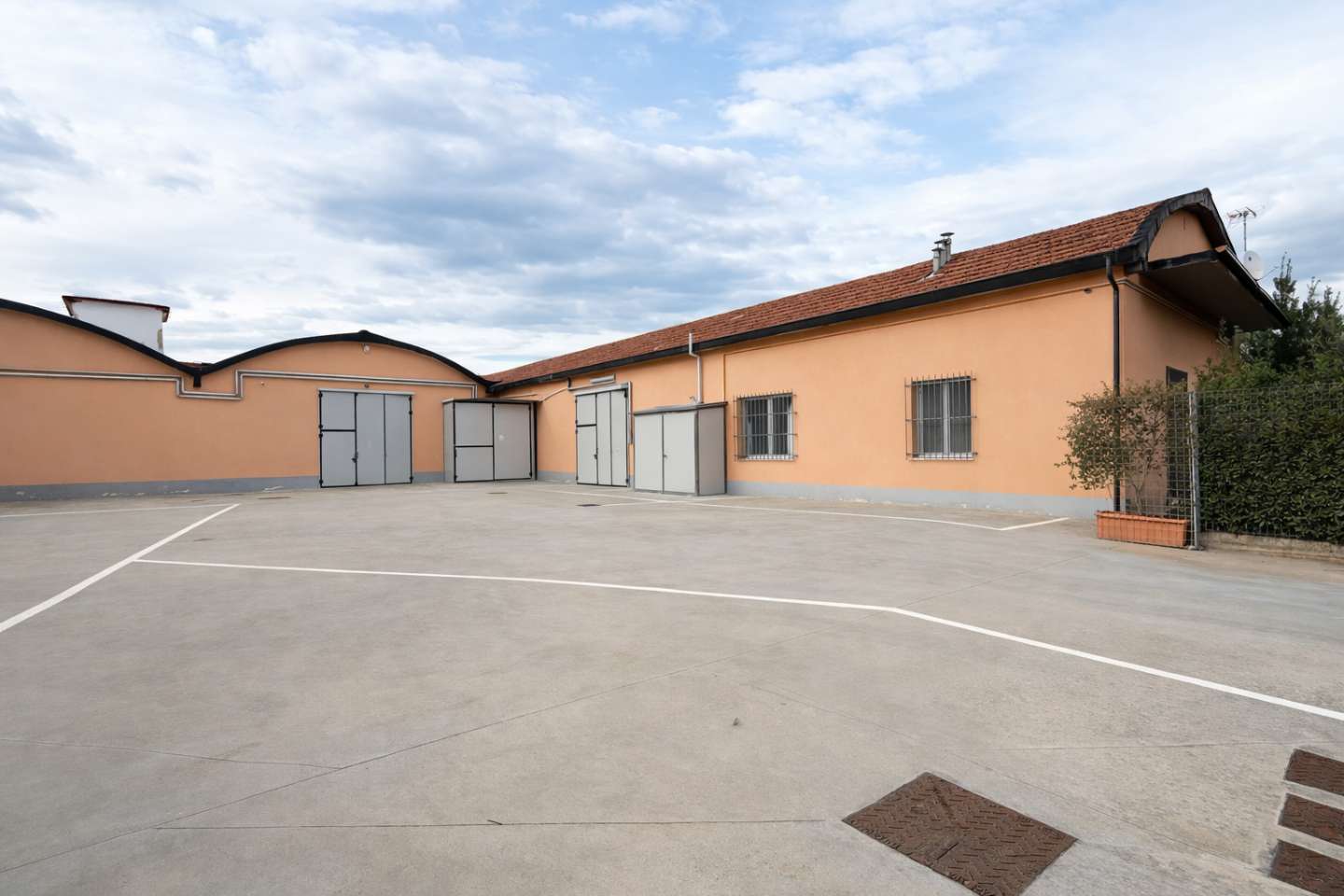 locale commerciale in affitto a Santa Croce sull'Arno