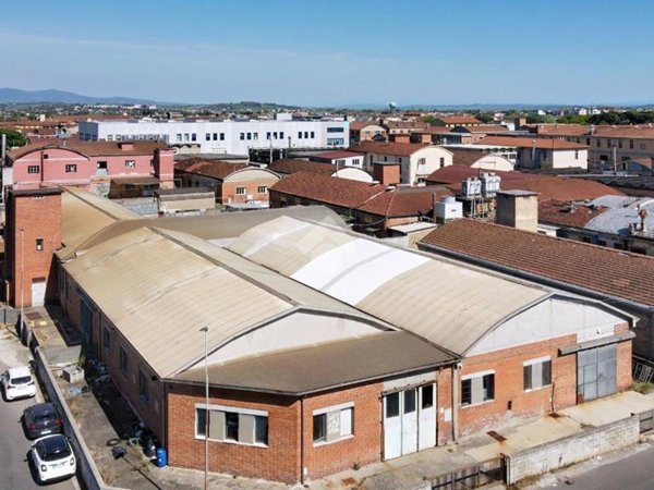 locale commerciale in affitto a Santa Croce sull'Arno