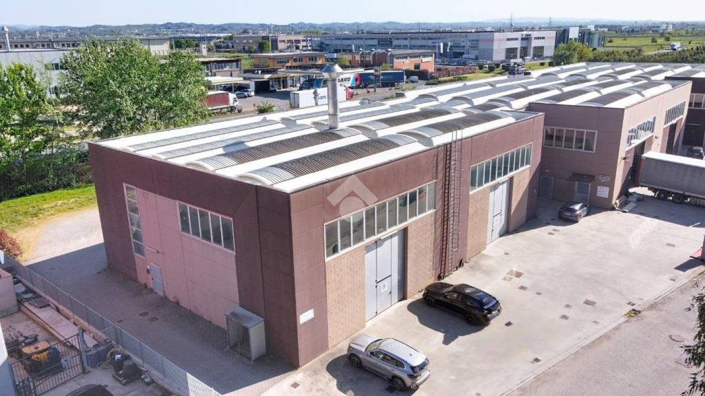 locale commerciale in affitto a Santa Croce sull'Arno