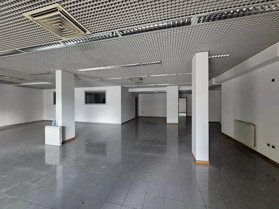 locale commerciale in affitto a Santa Croce sull'Arno
