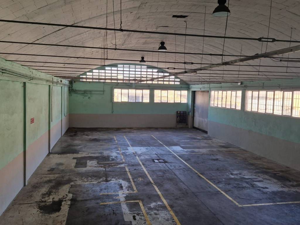 locale commerciale in affitto a Santa Croce sull'Arno