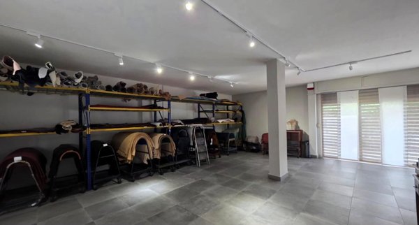 locale commerciale in affitto a Santa Croce sull'Arno