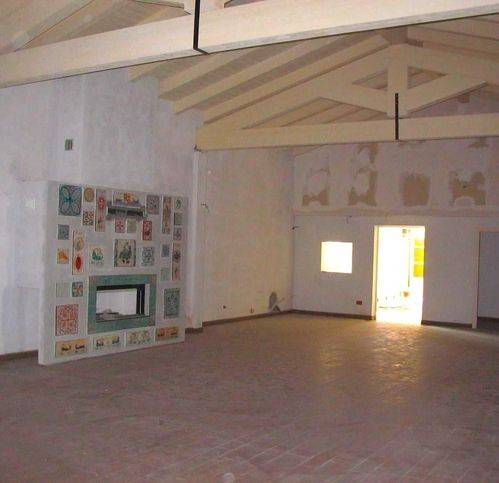 negozio in affitto a Santa Maria a Monte
