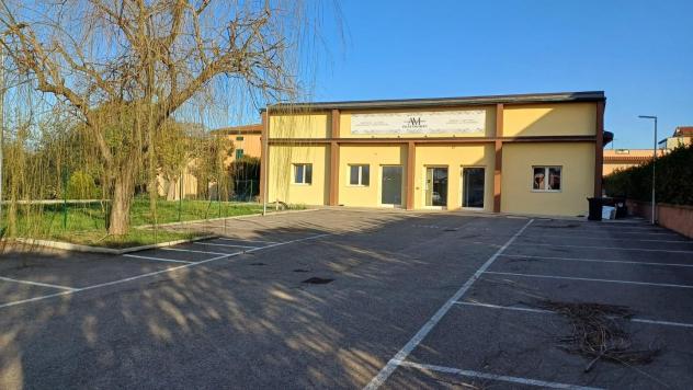 locale commerciale in affitto a Santa Maria a Monte