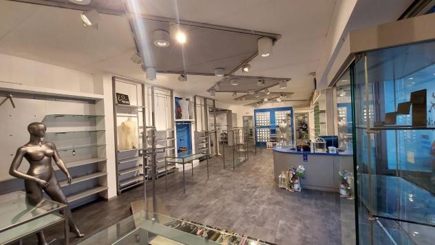 locale commerciale in affitto a Santa Maria a Monte
