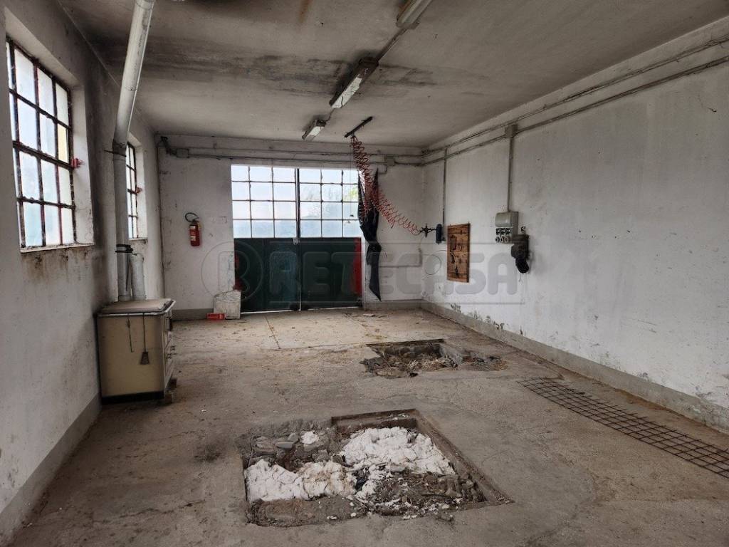 negozio in affitto a Santa Maria a Monte