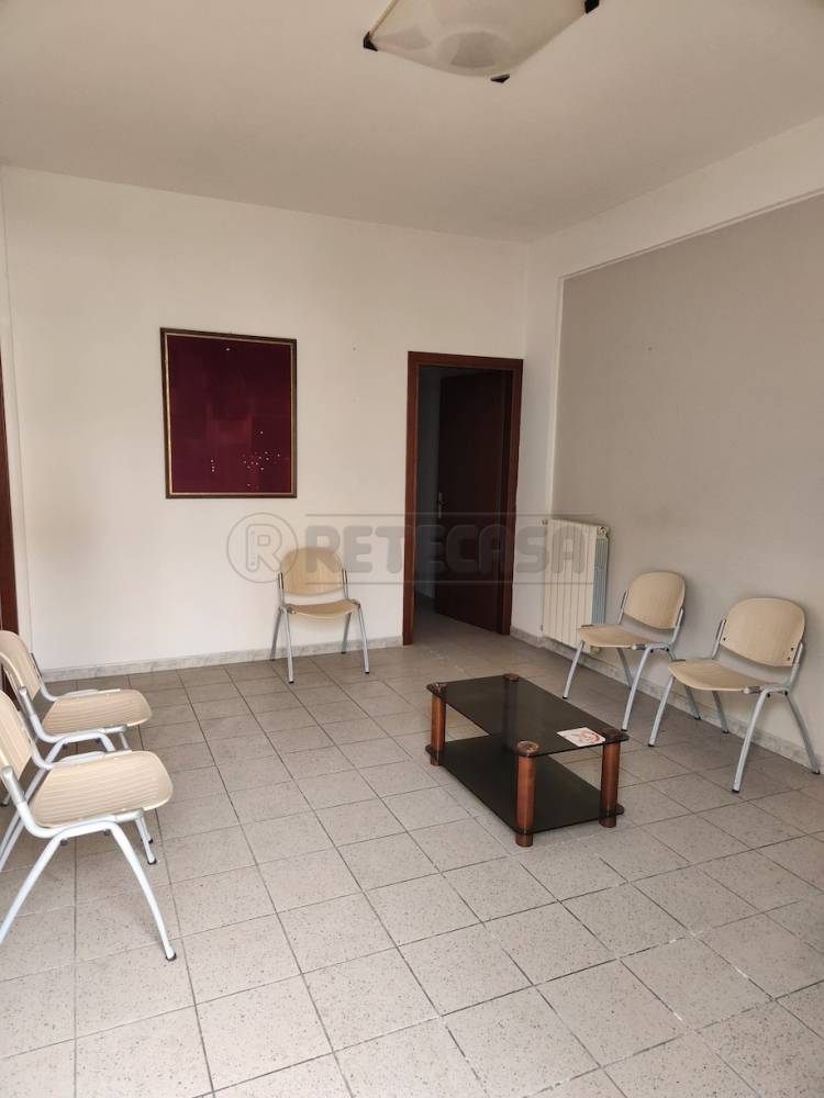 ufficio in affitto a Santa Maria a Monte