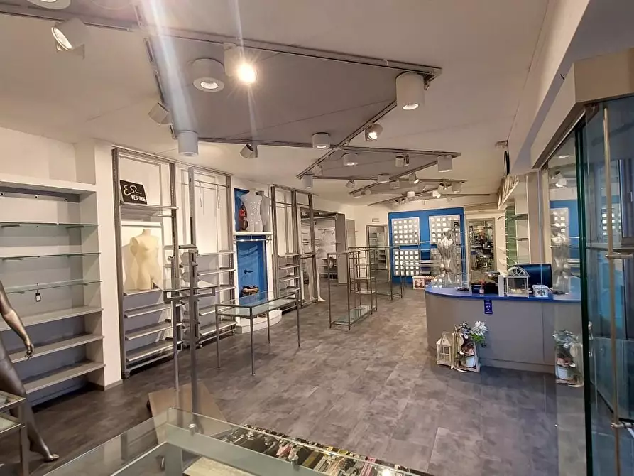 locale commerciale in affitto a Santa Maria a Monte