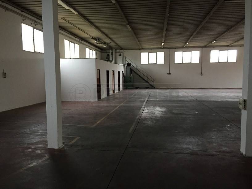 locale commerciale in affitto a Santa Maria a Monte