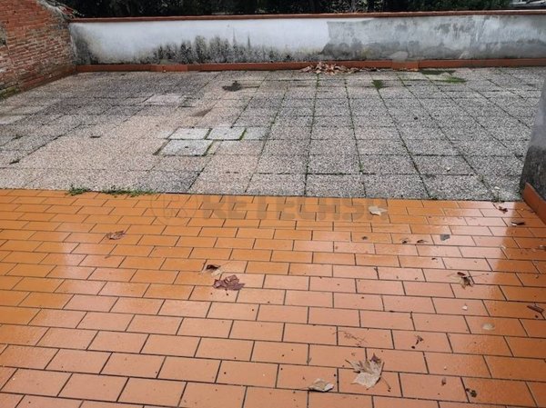 appartamento in affitto a Santa Maria a Monte in zona Cinque Case