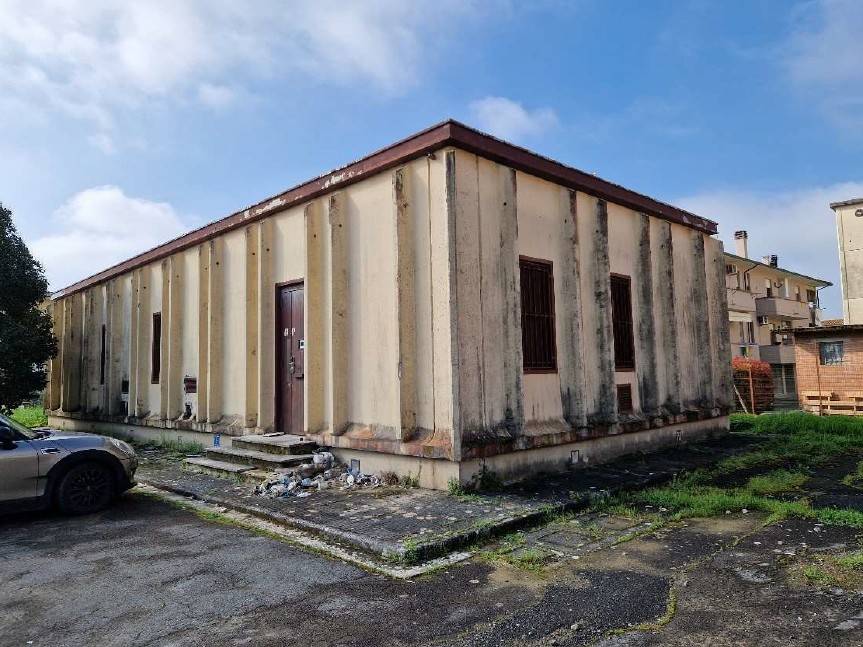 locale commerciale in affitto a Santa Maria a Monte in zona Montecalvoli