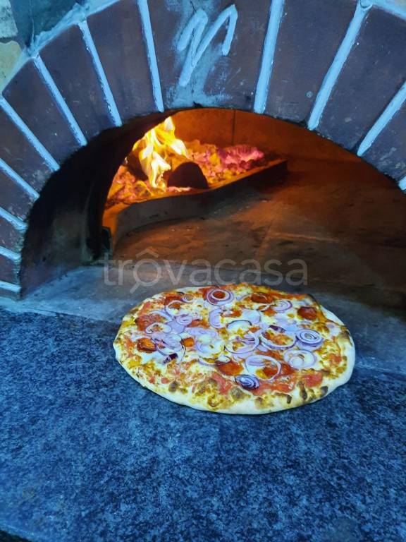 negozio in affitto a Santa Maria a Monte