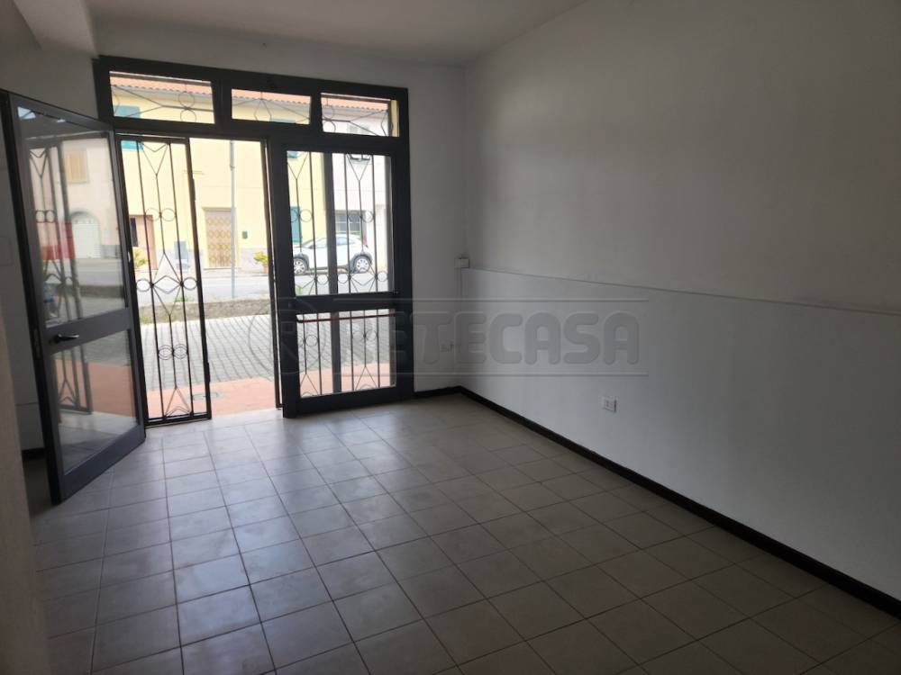 locale commerciale in affitto a Santa Maria a Monte