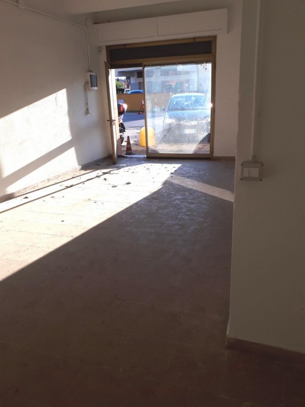 locale commerciale in affitto a Santa Maria a Monte