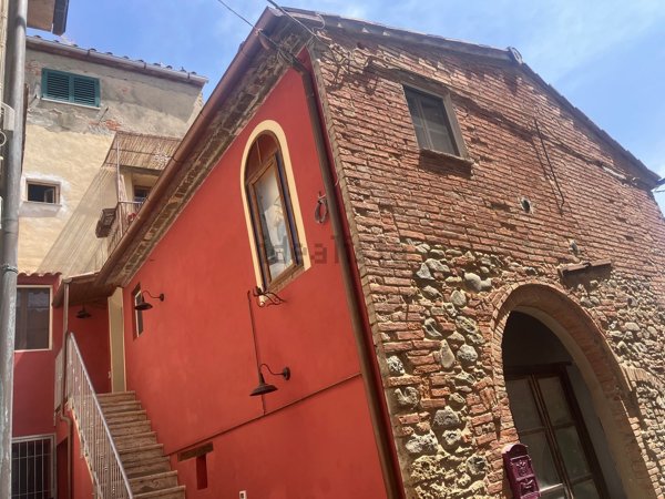 casa indipendente in affitto a Terricciola