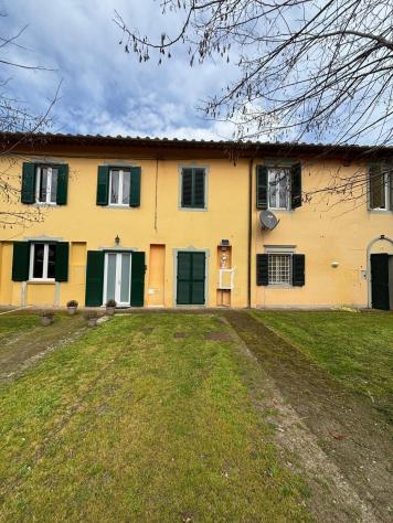 intera palazzina in affitto a Vecchiano