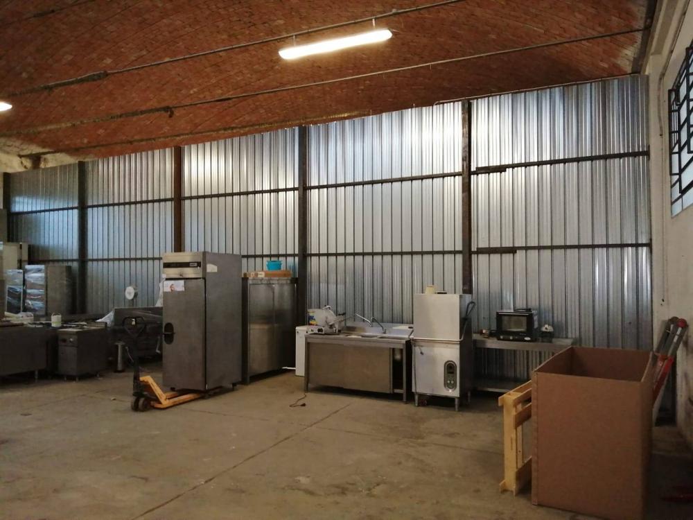locale di sgombero in affitto a Vicopisano in zona San Giovanni alla Vena