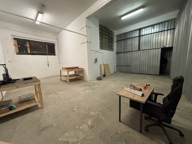 locale di sgombero in affitto a Vicopisano in zona San Giovanni alla Vena