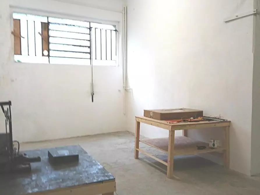 locale di sgombero in affitto a Vicopisano in zona San Giovanni alla Vena