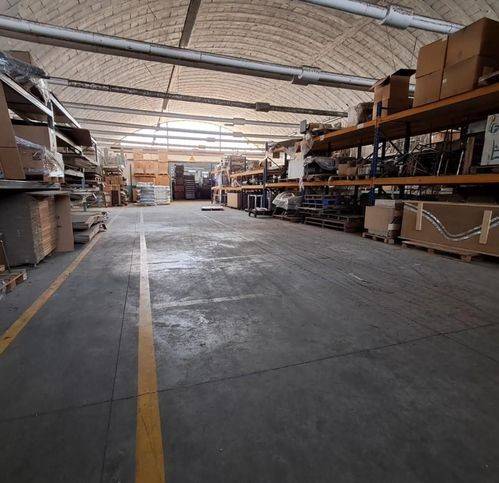 locale commerciale in affitto a Vicopisano