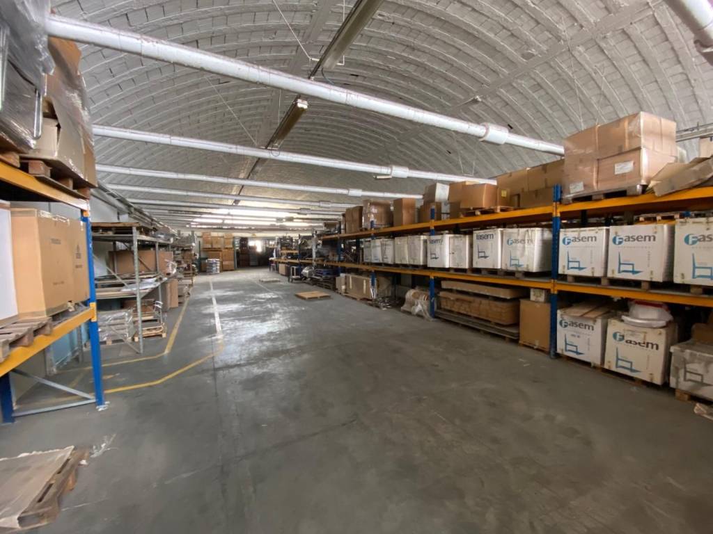 locale commerciale in affitto a Vicopisano