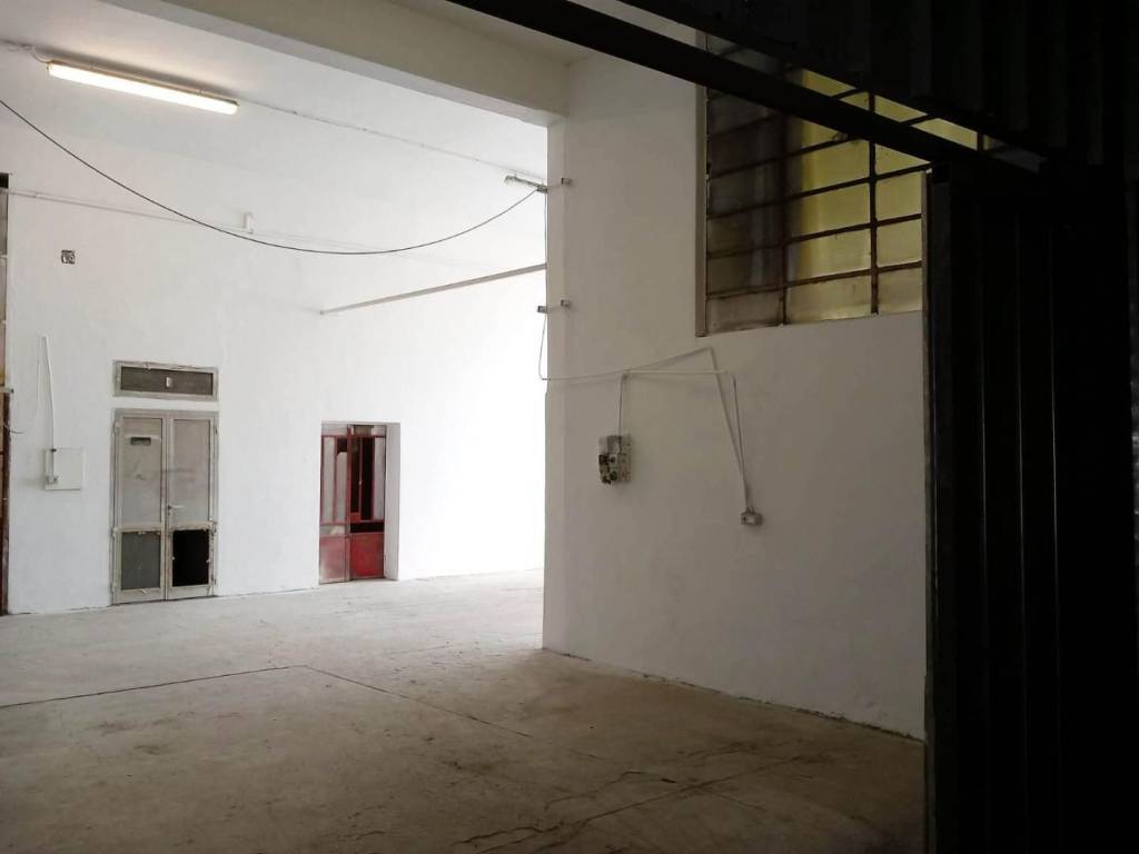 locale commerciale in affitto a Vicopisano