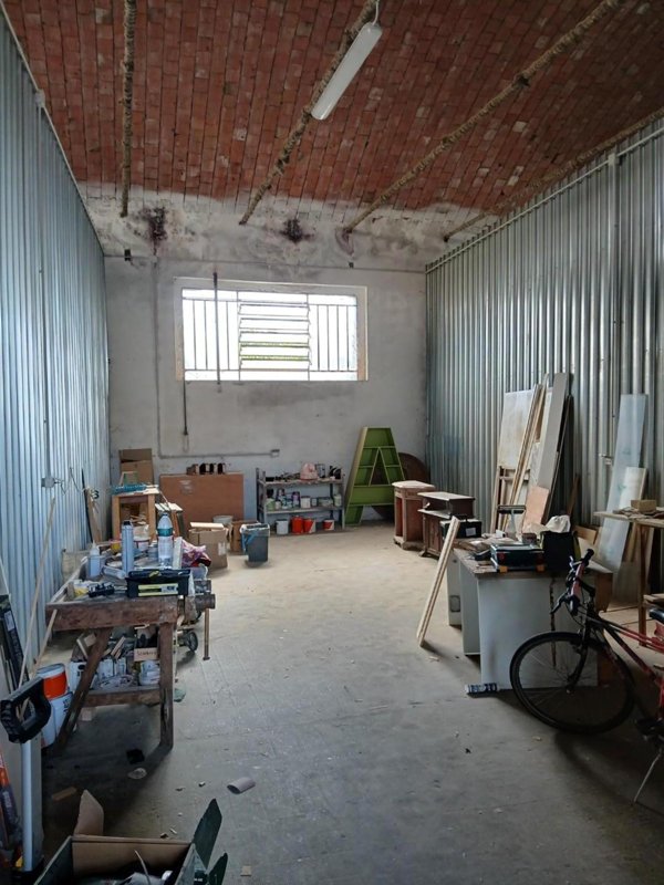 locale di sgombero in affitto a Vicopisano in zona San Giovanni alla Vena
