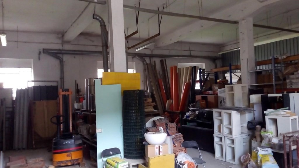 locale di sgombero in affitto a Vicopisano in zona San Giovanni alla Vena