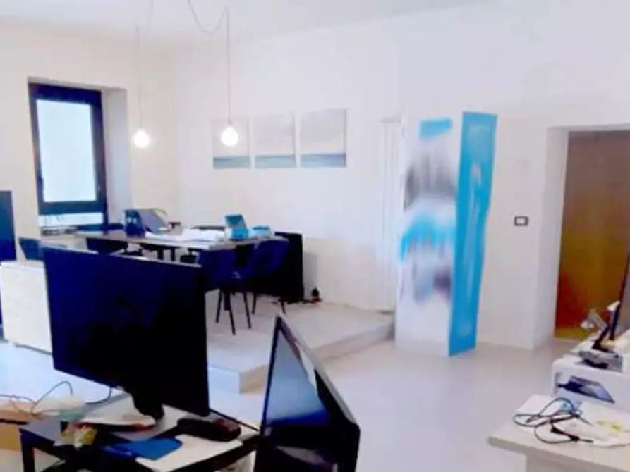 locale commerciale in affitto a Vicopisano