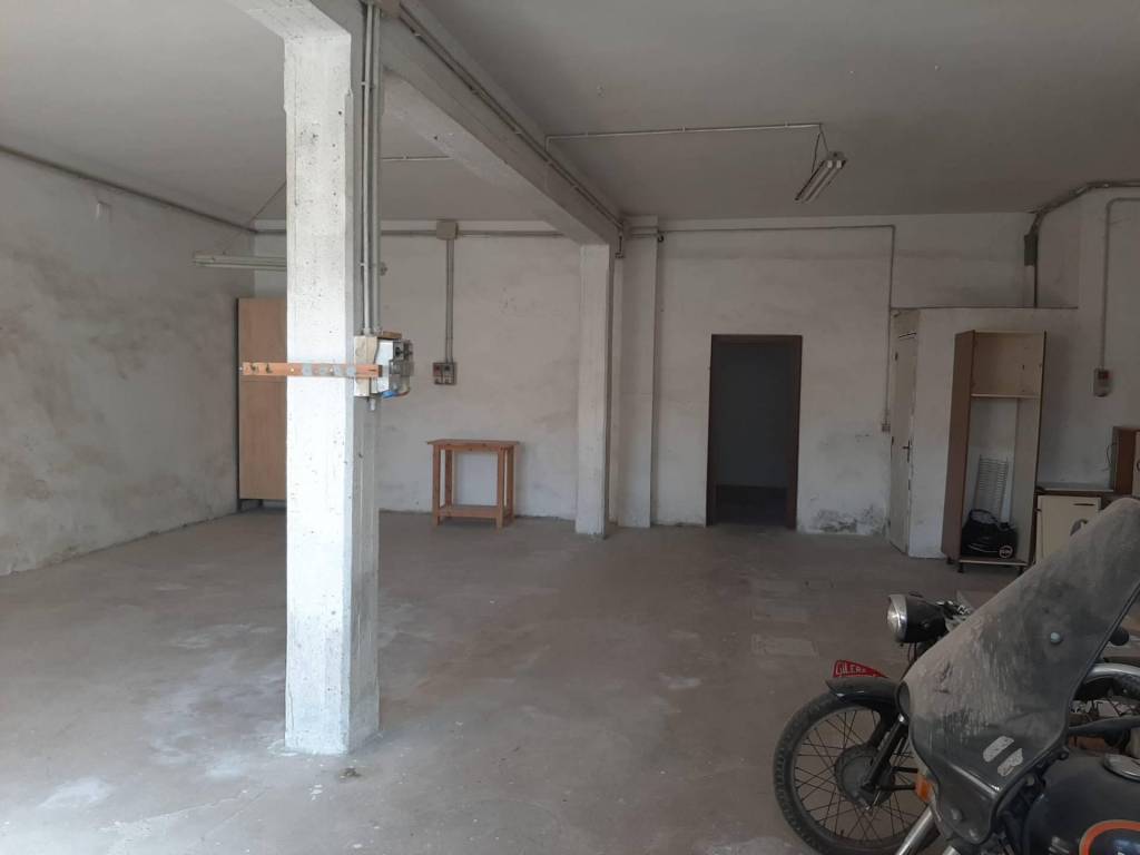 negozio in affitto a Vicopisano in zona Uliveto Terme