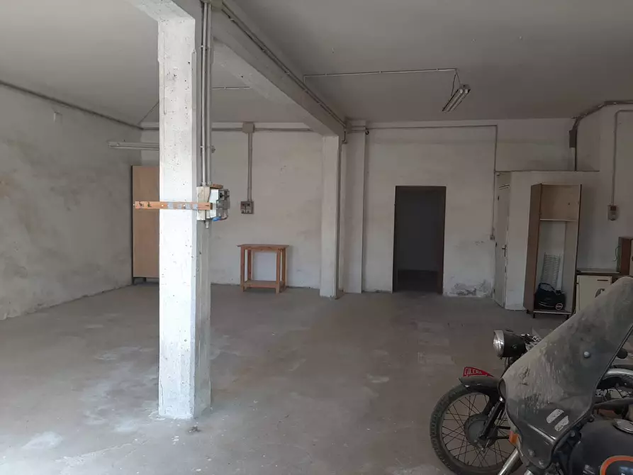 negozio in affitto a Vicopisano in zona Uliveto Terme